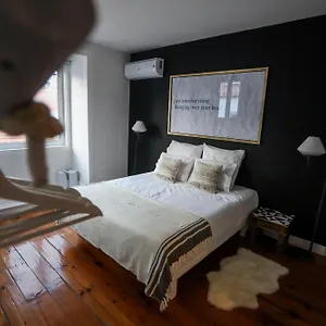 the-saints-suites.hotels-lisbon-portugal.com/